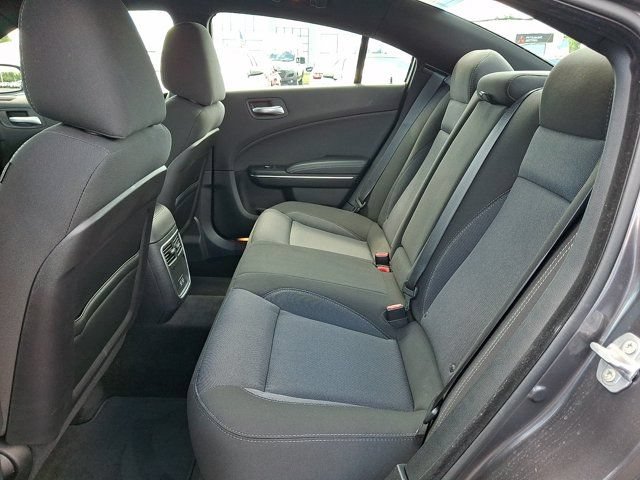 Used 2016 Dodge Charger SE RWD image 14