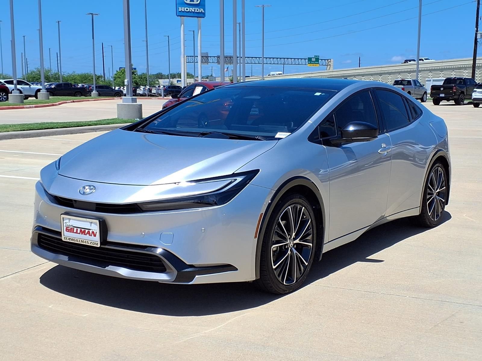 Used 2024 Toyota Prius Limited w/ Limited Premium Package FWD image 4