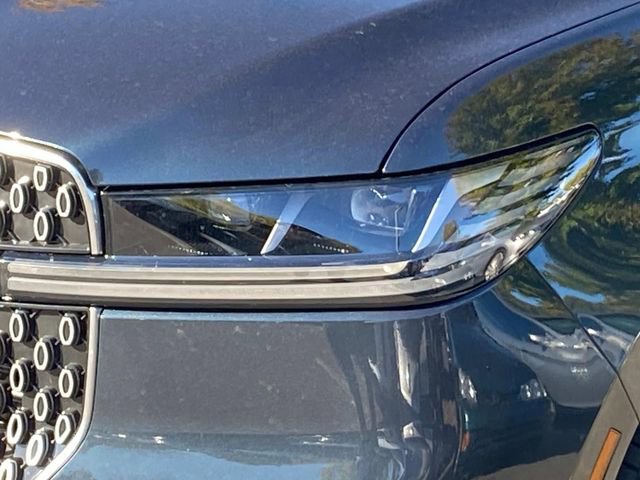 New 2025 Lincoln Navigator Reserve AWD/4WD image 4