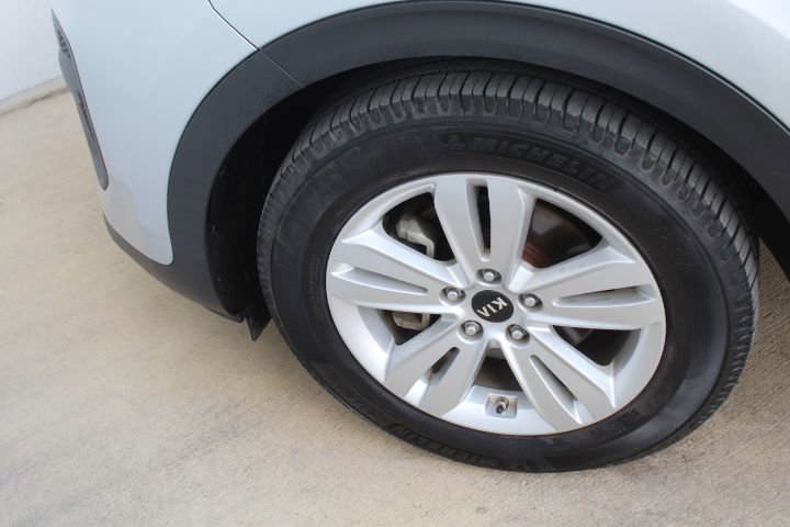 Used 2018 Kia Sportage LX FWD image 11
