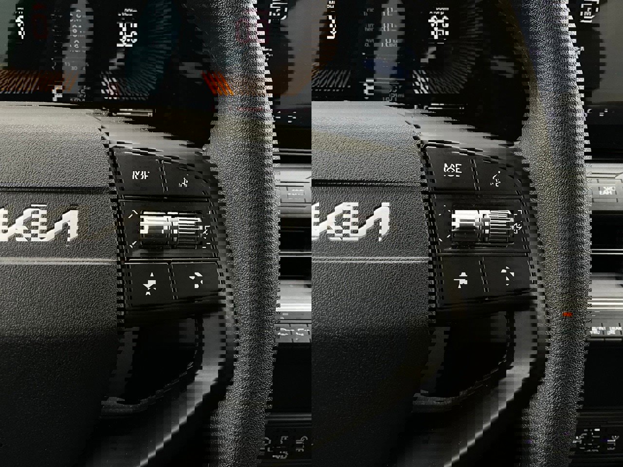 Used 2025 Kia K4 LXS image 35