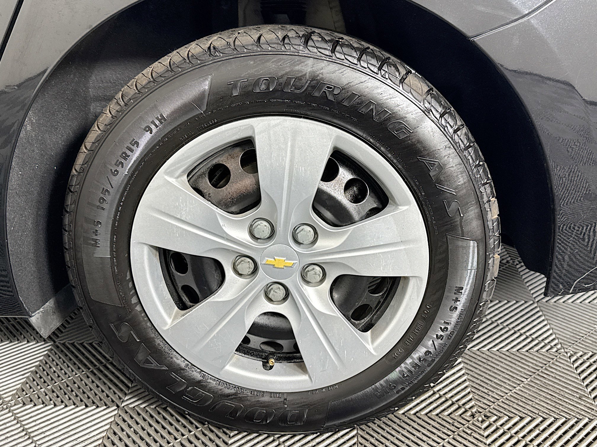 Used 2017 Chevrolet Cruze LS image 33