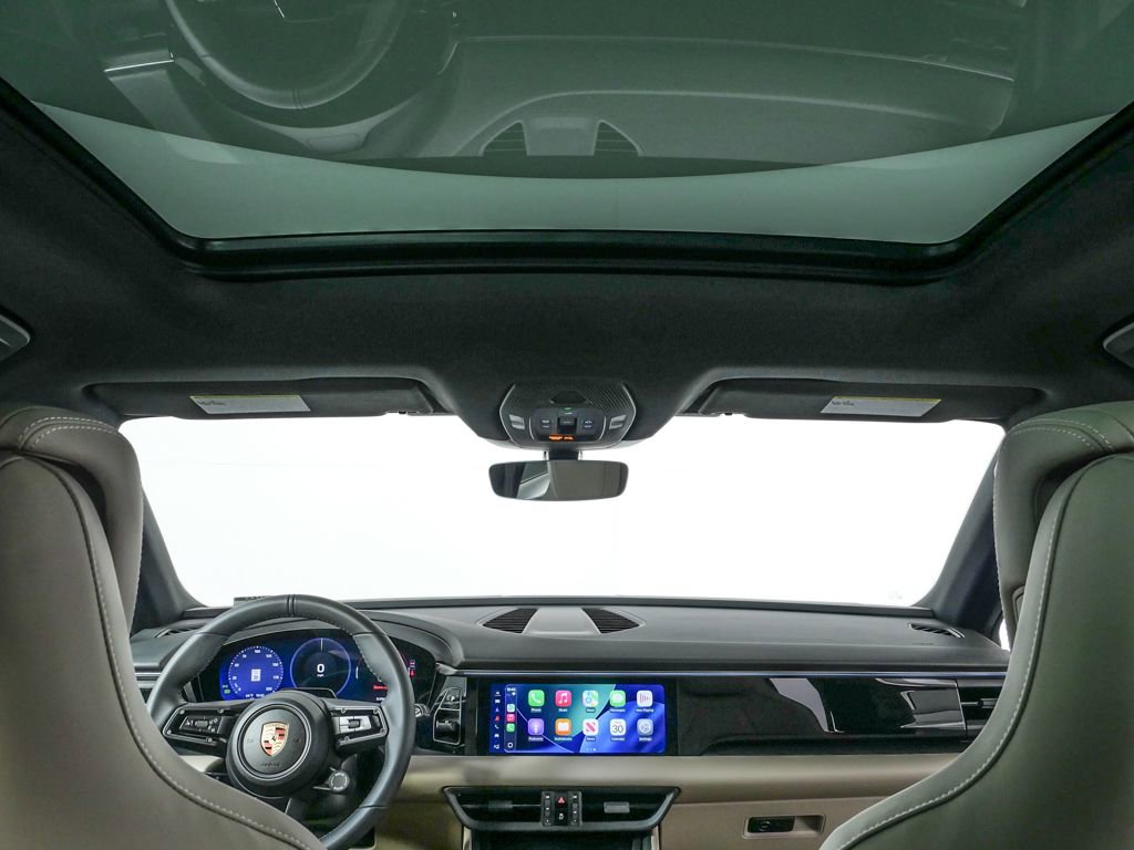 New 2026 Porsche Macan 4 Electric image 17