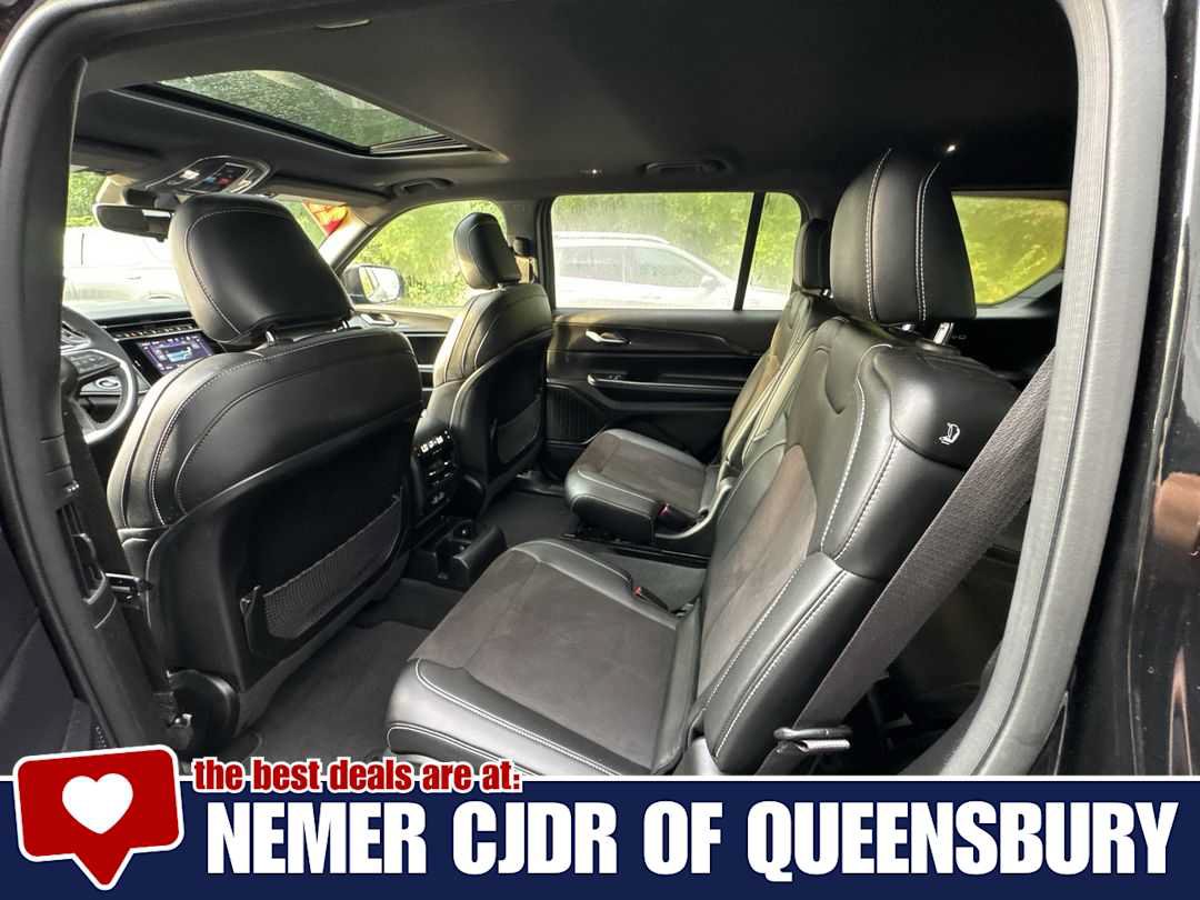 Used 2023 Jeep Grand Cherokee L Laredo AWD/4WD image 22