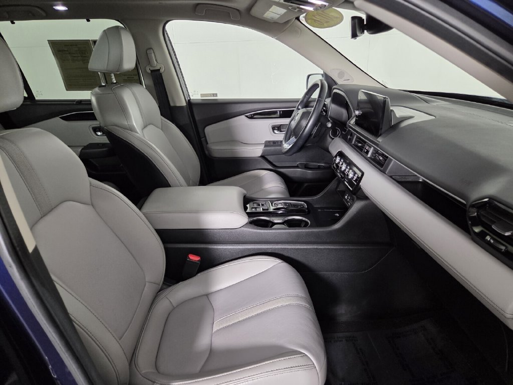 Used 2025 Honda Pilot Touring image 32