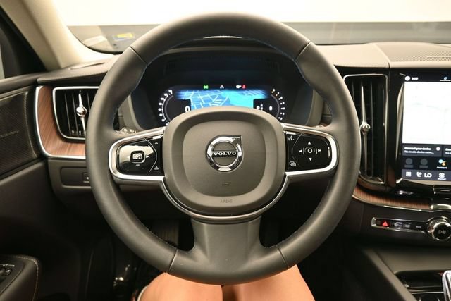 Used 2023 Volvo XC60 B5 Ultimate w/ Climate Package FWD image 25