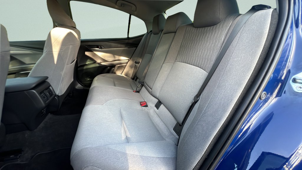 Used 2025 Toyota Camry LE FWD image 9