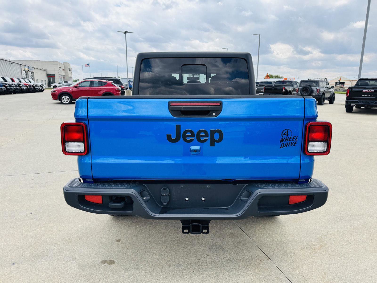 Used 2021 Jeep Gladiator Sport AWD/4WD image 31