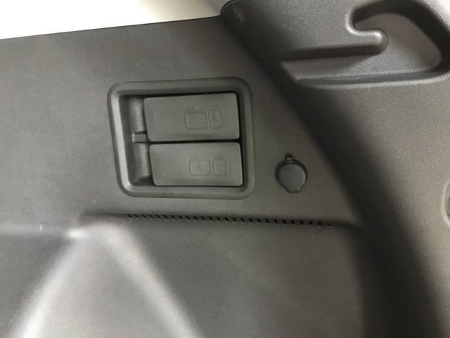 Used 2024 GMC Terrain SLE w/ Driver Convenience Package FWD image 38