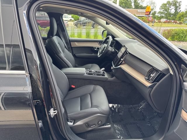 Certified 2025 Volvo XC90 B6 Plus AWD/4WD image 15