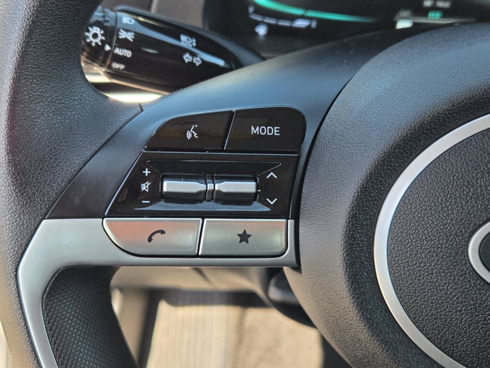 Used 2026 Hyundai Elantra Hybrid FWD image 18