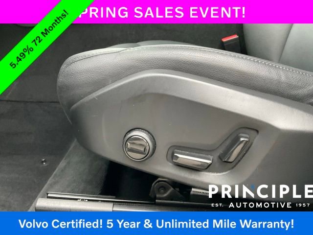 Certified 2025 Volvo XC60 B5 Core image 18