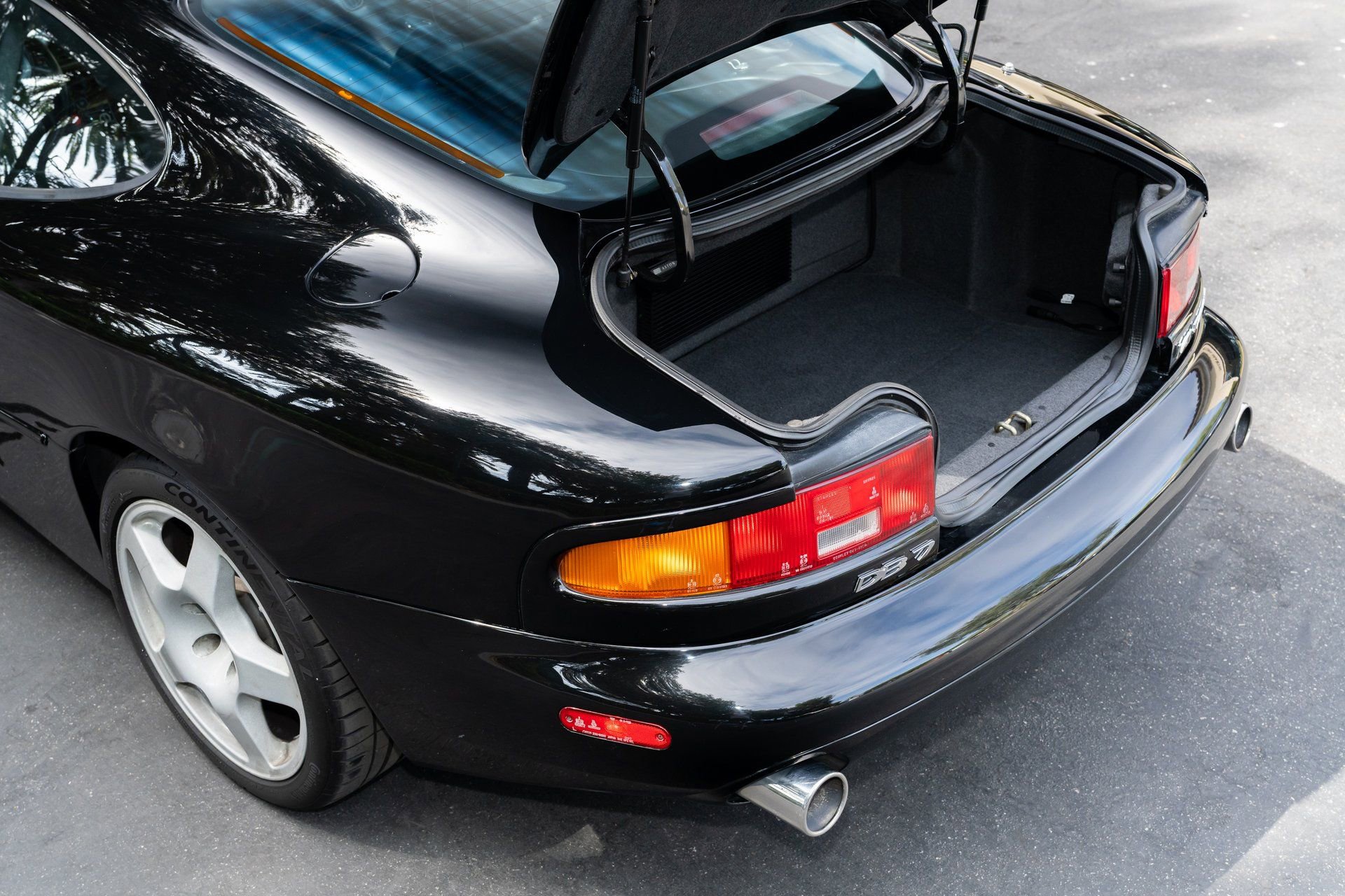 Used 2002 Aston Martin DB7 Vantage image 11