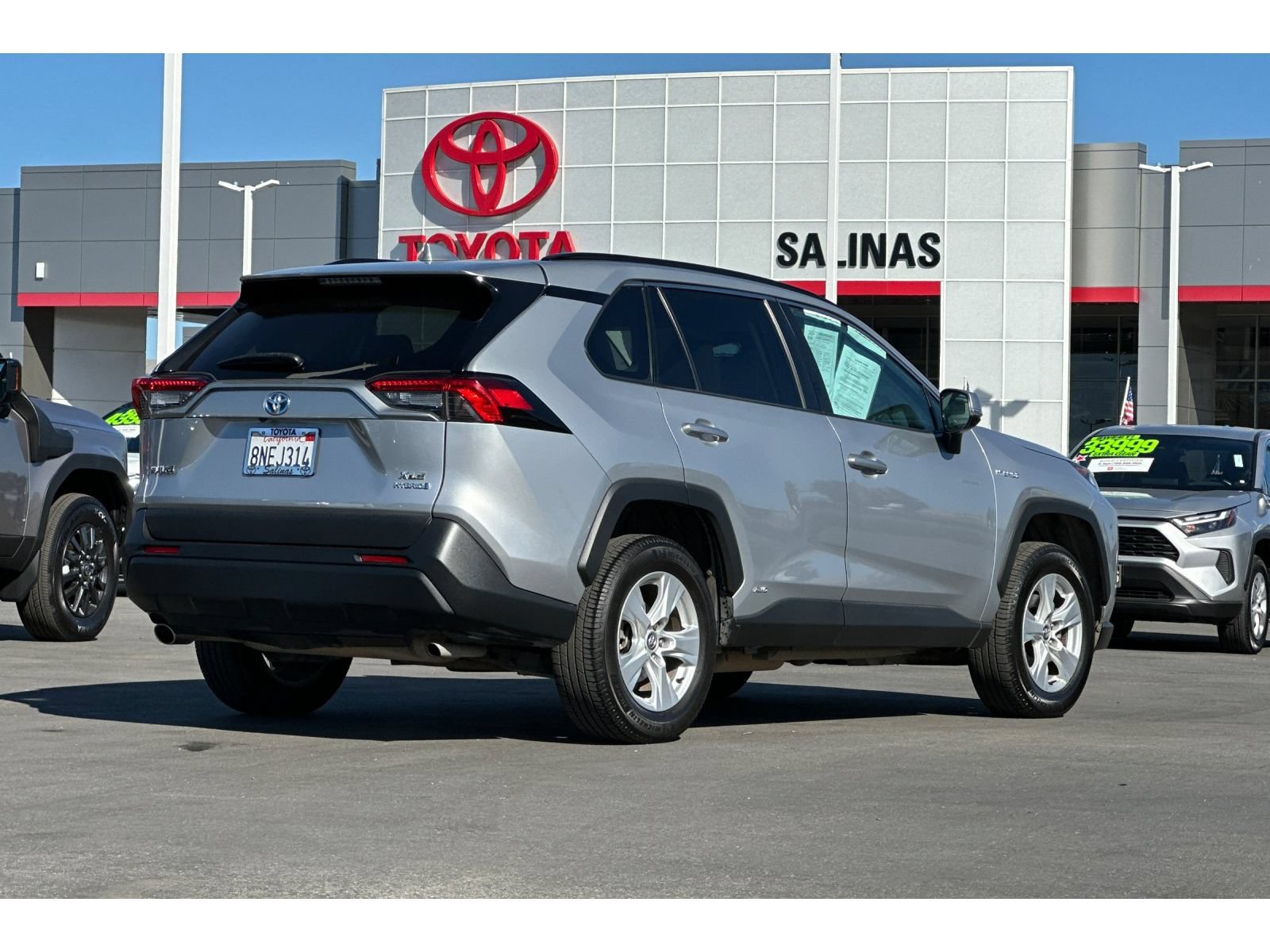 Used 2020 Toyota RAV4 XLE w/ Convenience Package AWD/4WD image 4