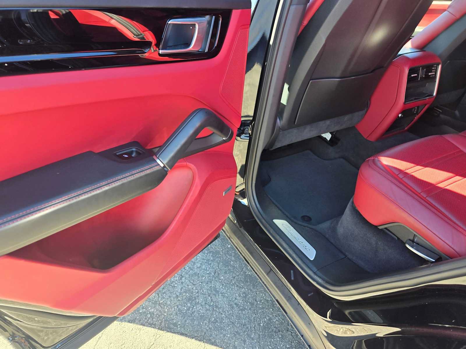 Used 2019 Porsche Cayenne AWD/4WD image 16