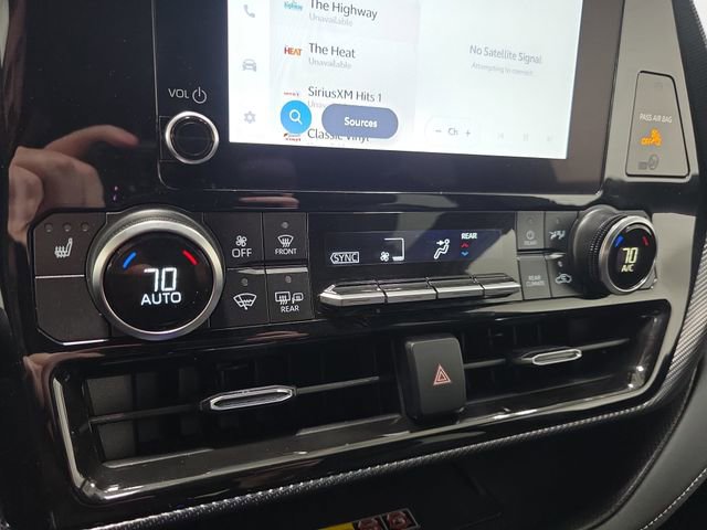 Used 2025 Toyota Highlander XSE AWD/4WD image 22