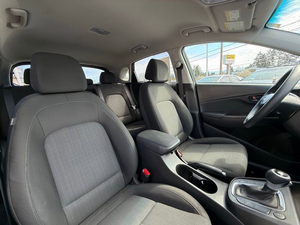 Certified 2022 Hyundai Kona SEL w/ Cargo Package AWD/4WD image 17