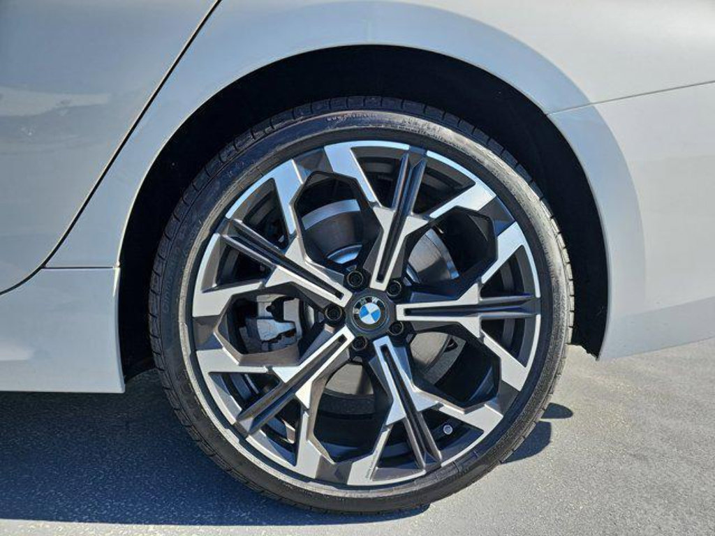 New 2026 BMW 330i xDrive Sedan w/ Convenience Package AWD/4WD image 34