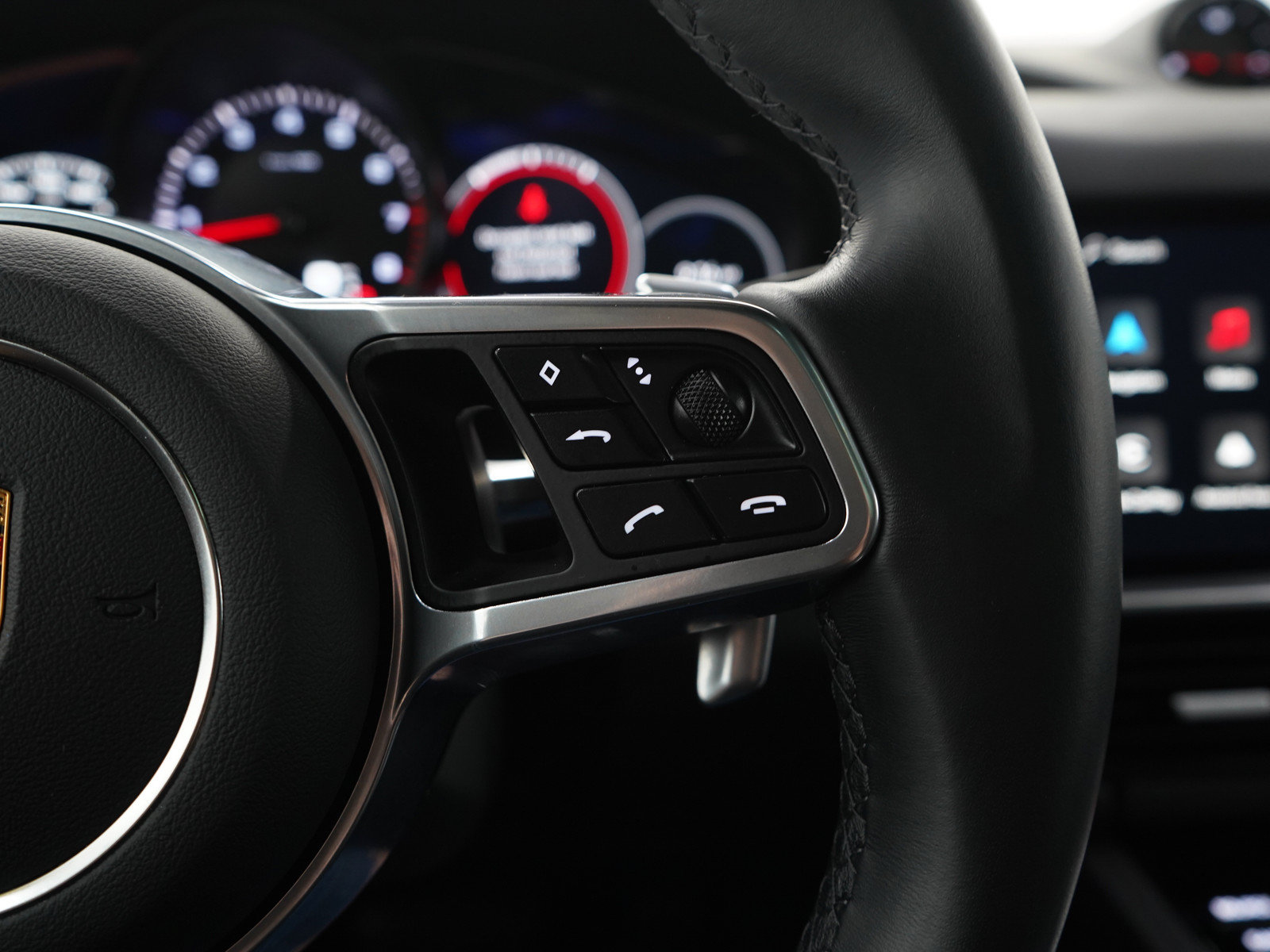 Used 2023 Porsche Cayenne Platinum Edition AWD/4WD image 24
