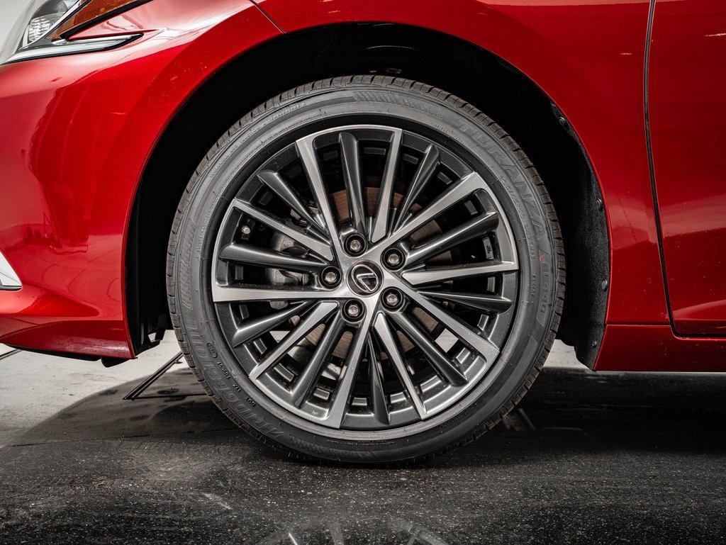 New 2025 Lexus ES 350 w/ Premium Package image 13