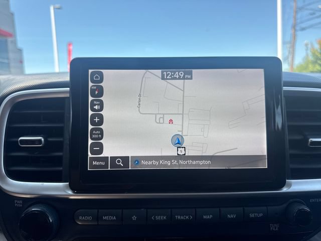 Used 2023 Hyundai Venue Limited FWD image 21