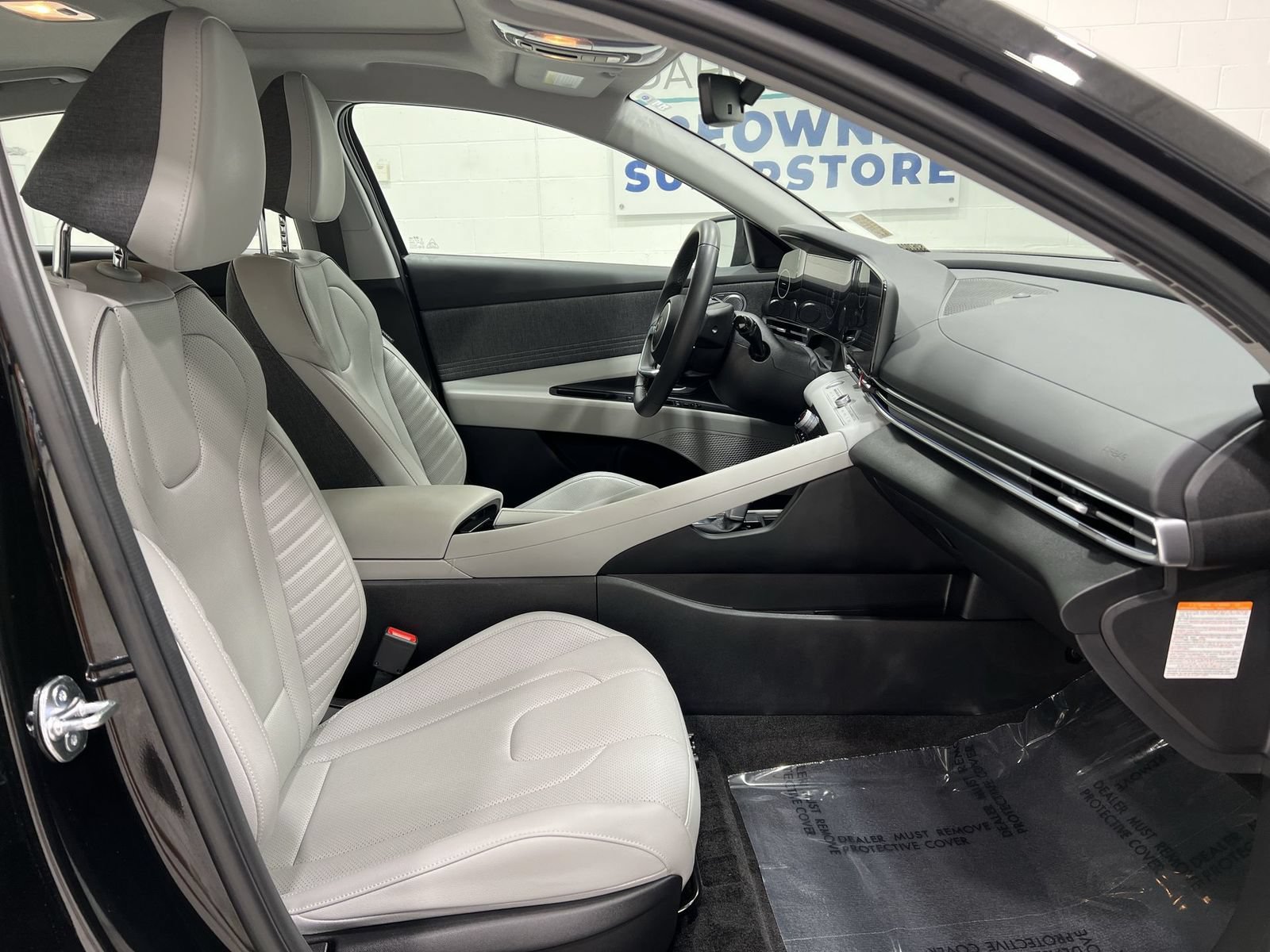 Used 2025 Hyundai Elantra Limited FWD image 24