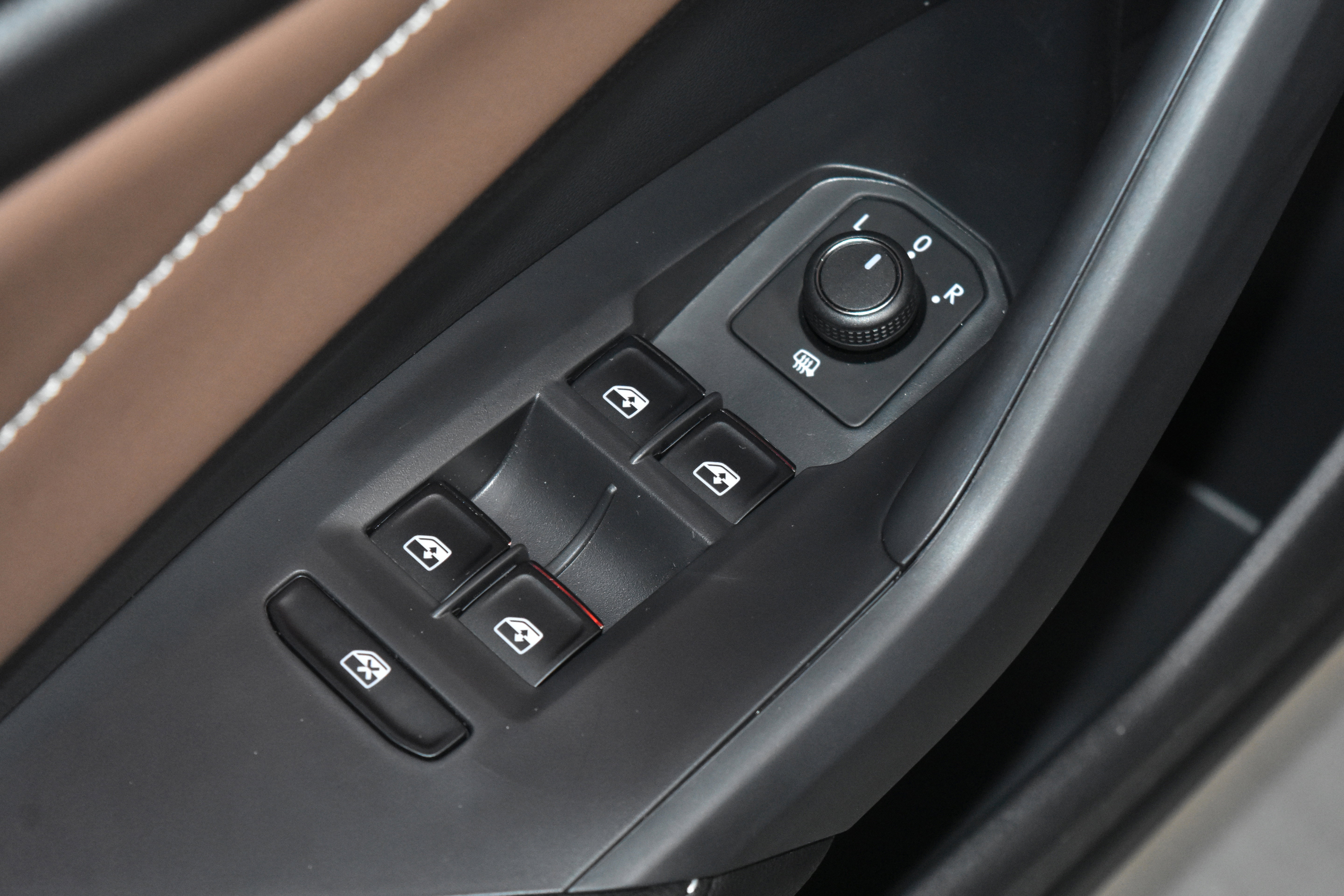 New 2026 Volkswagen Jetta SEL FWD image 4