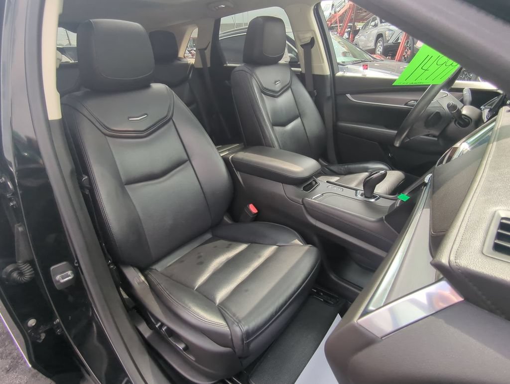 Used 2017 Cadillac XT5 Luxury w/ Driver Awareness Package AWD/4WD image 26