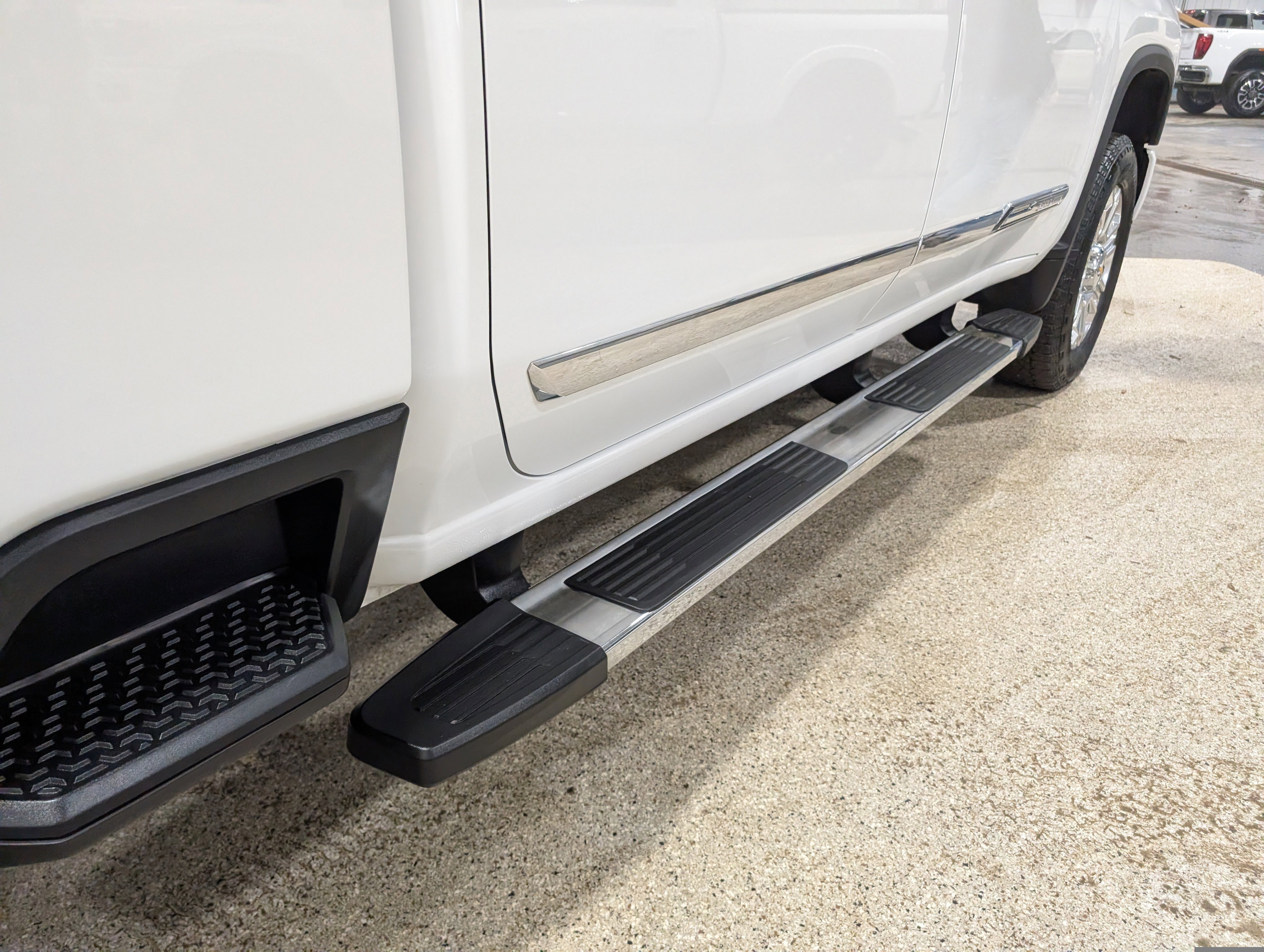Used 2024 Chevrolet Silverado 3500 High Country w/ High Country Premium Package AWD/4WD image 11
