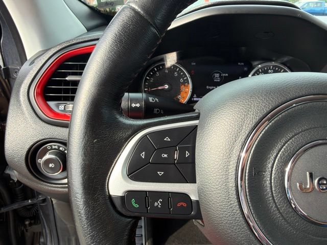 Used 2018 Jeep Renegade Trailhawk w/ Popular Equipment Group AWD/4WD image 22