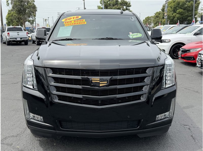 Used 2018 Cadillac Escalade Luxury image 2