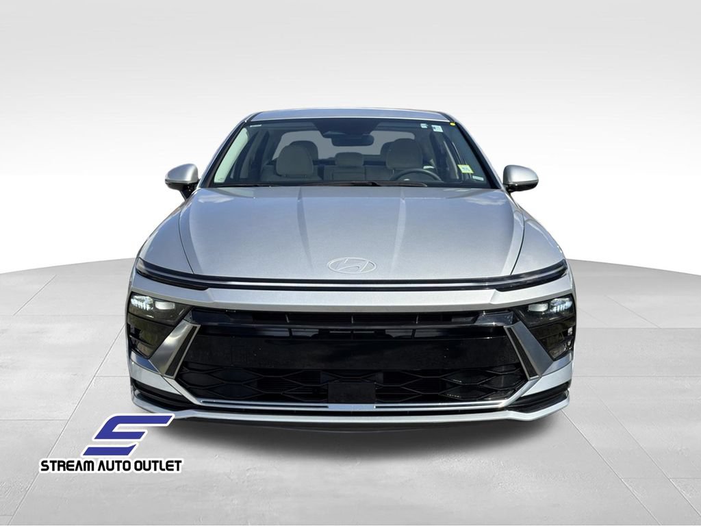 Used 2024 Hyundai Sonata SEL FWD image 2