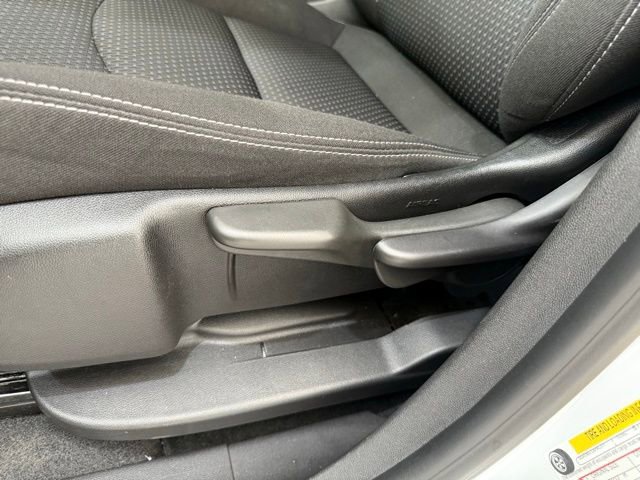 Used 2024 GMC Terrain SLE image 12