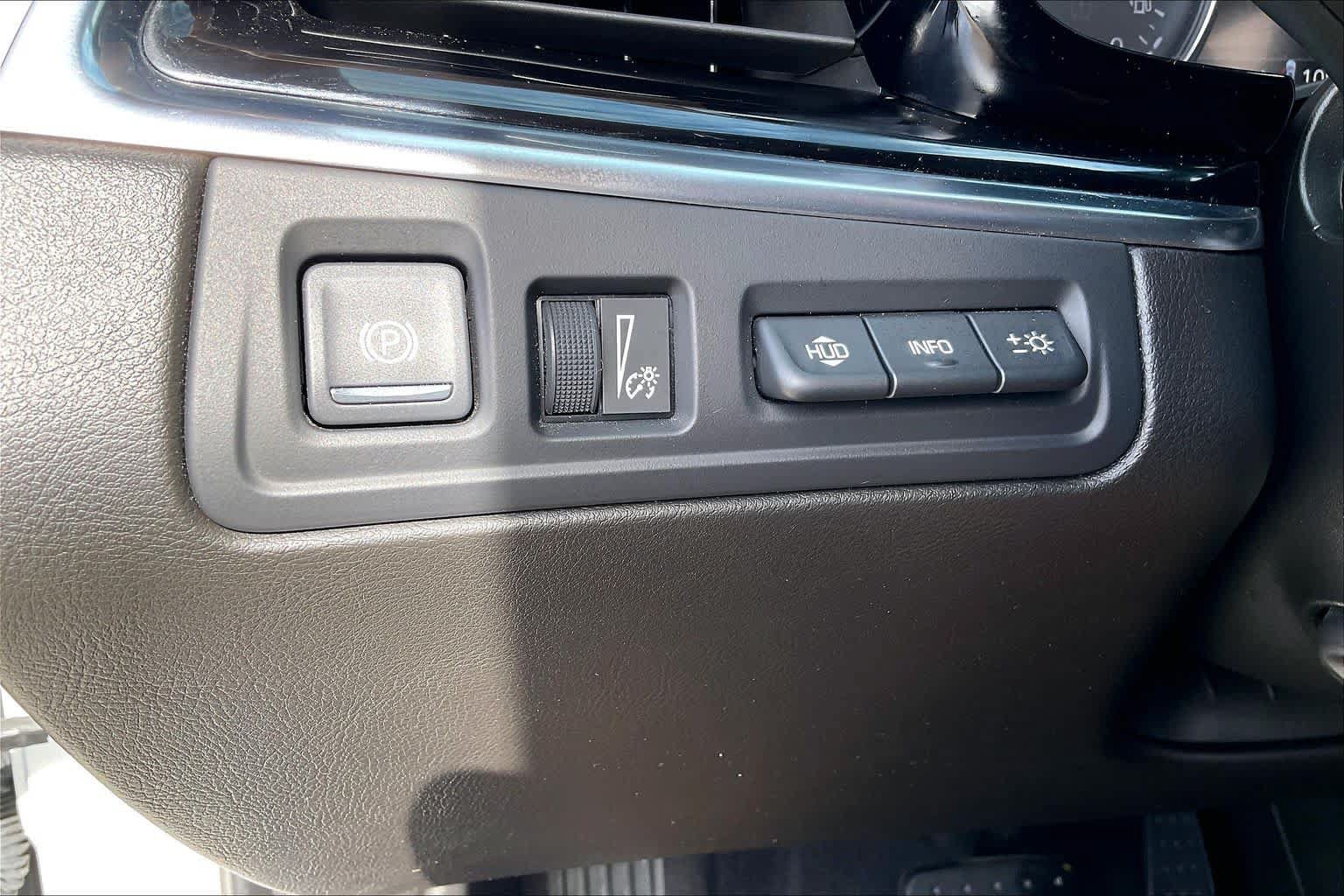 Used 2021 Cadillac XT6 Premium Luxury w/ Platinum Package FWD image 33