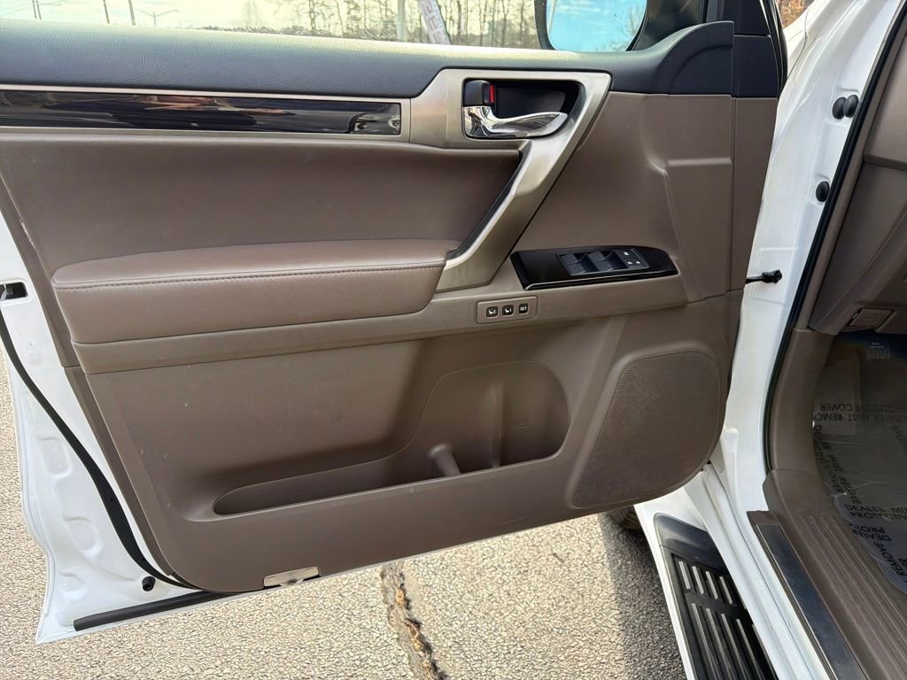 Used 2017 Lexus GX 460 image 13