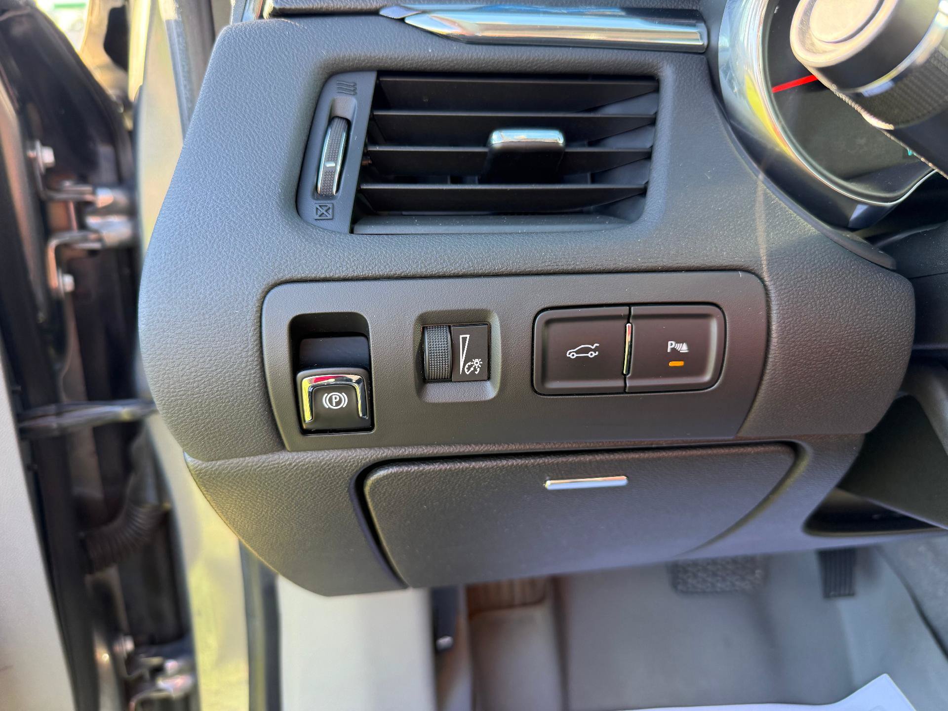 Certified 2018 Chevrolet Impala Premier FWD image 16