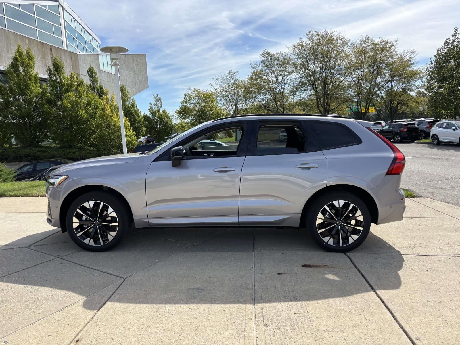 New 2026 Volvo XC60 B5 Plus w/ Protection Package Premier image 4
