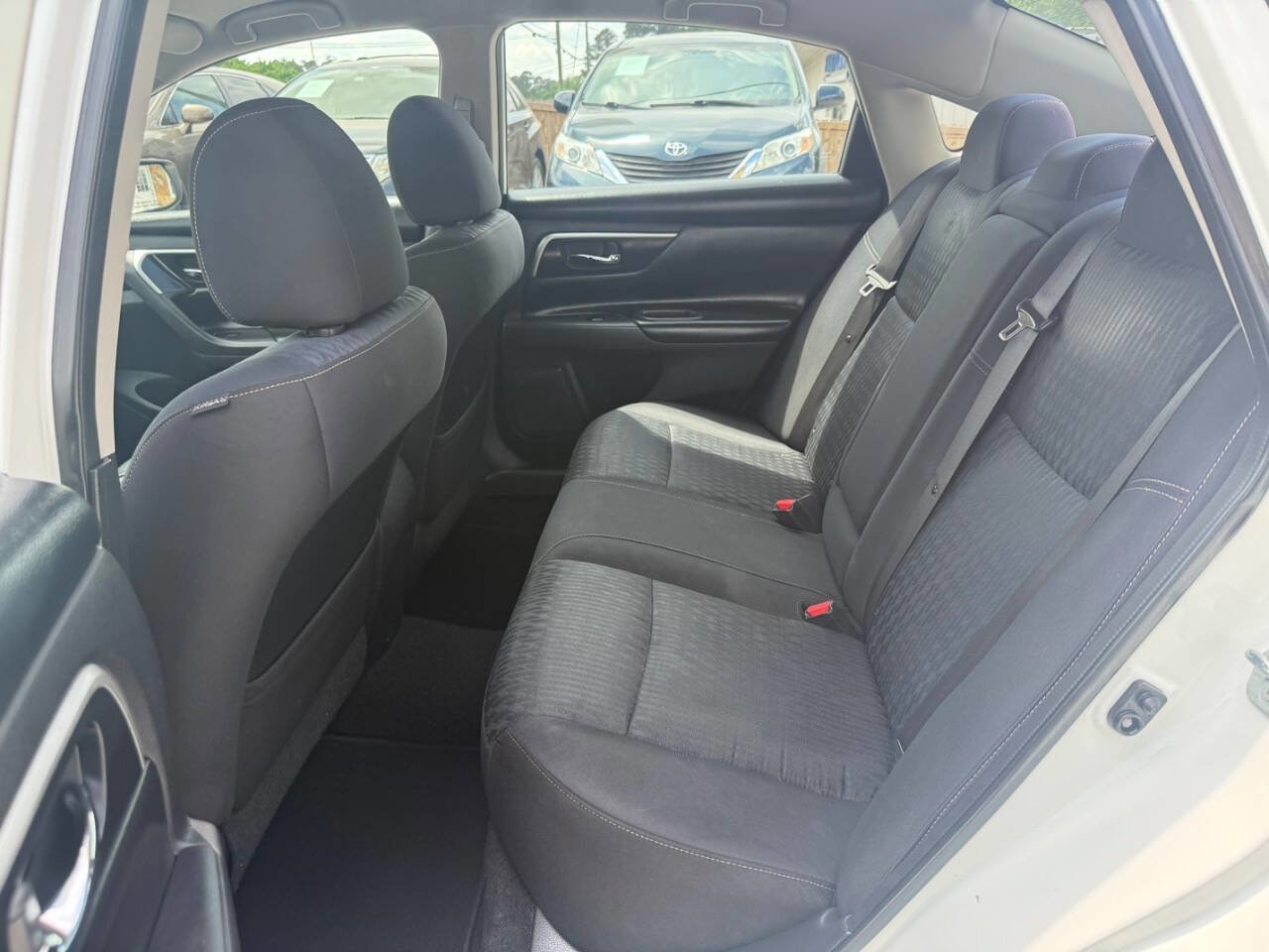 Used 2018 Nissan Altima 2.5 SV FWD image 11