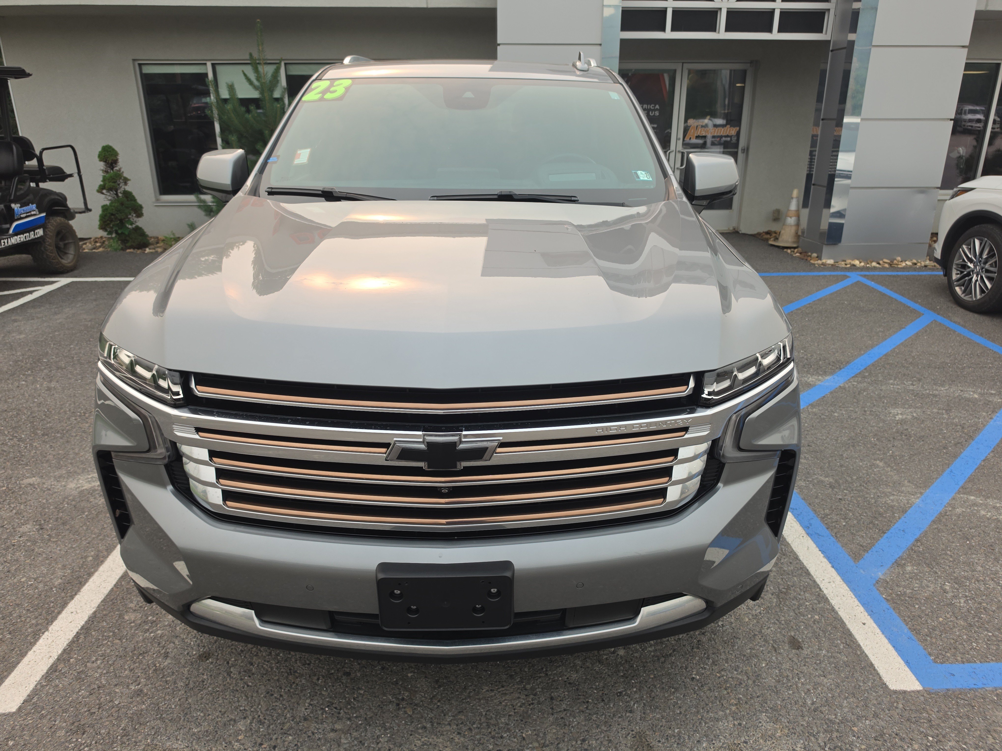 Used 2023 Chevrolet Tahoe High Country AWD/4WD image 9