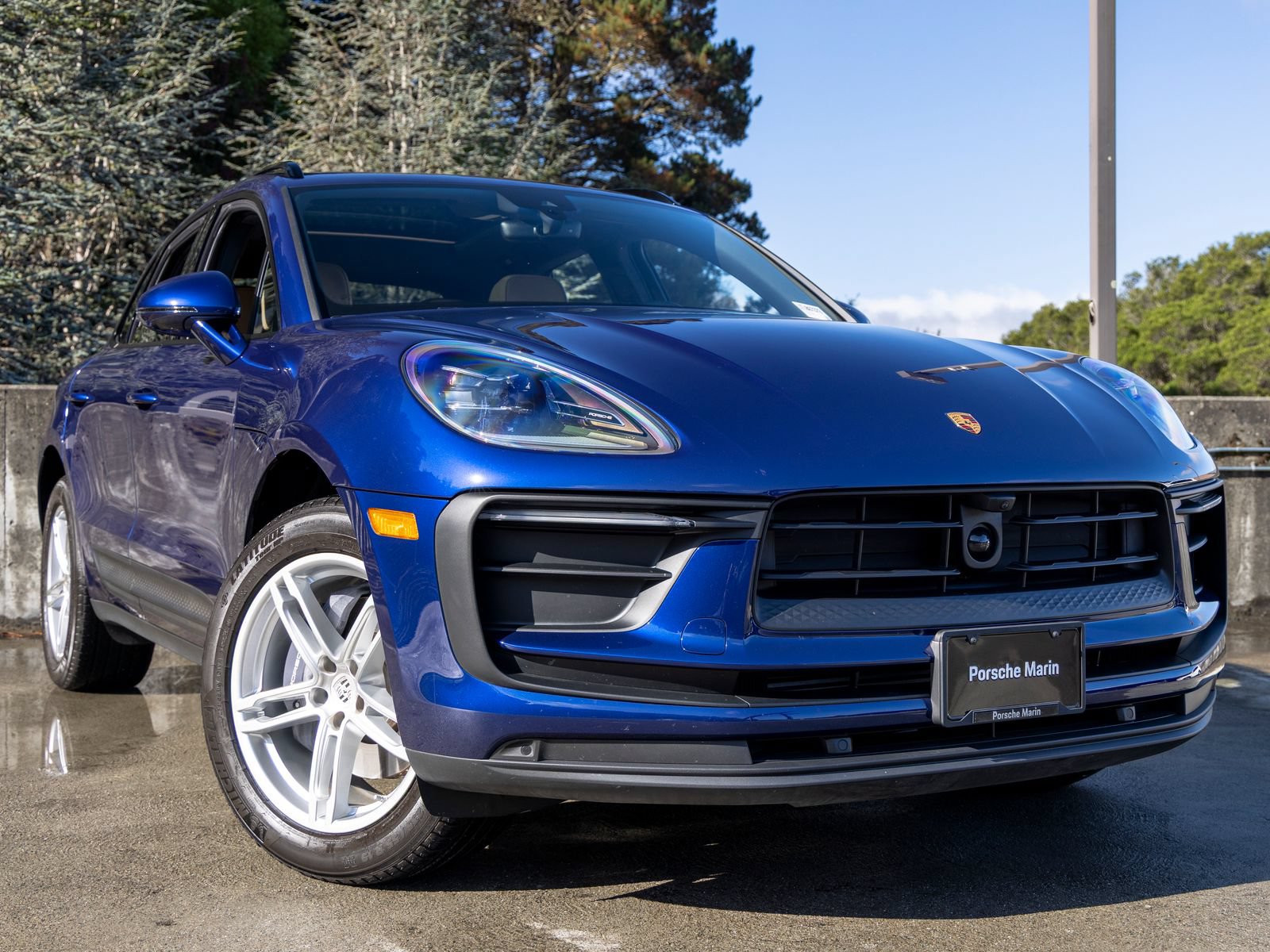Certified 2026 Porsche Macan AWD/4WD image 9
