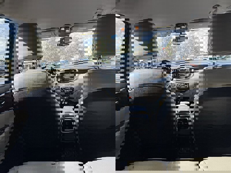 Used 2017 Kia Sorento LX w/ LX Convenience Package image 15