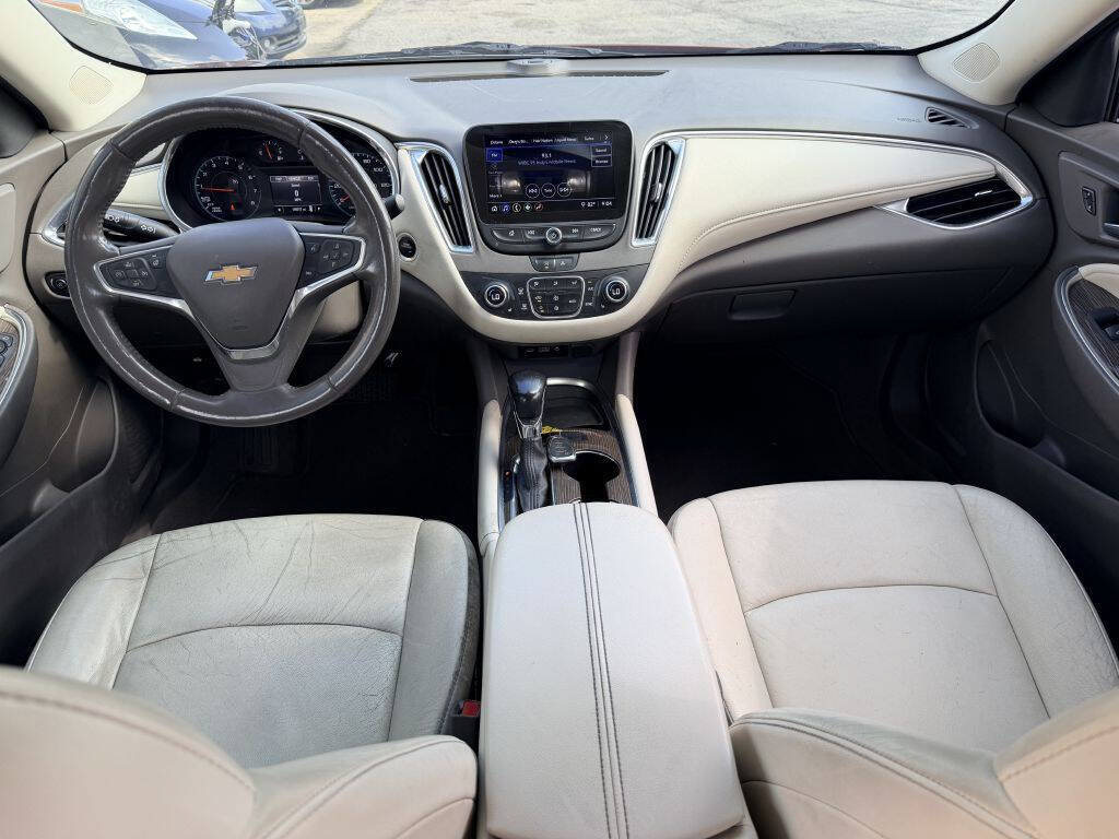 Used 2021 Chevrolet Malibu LT w/ Leather Package FWD image 6