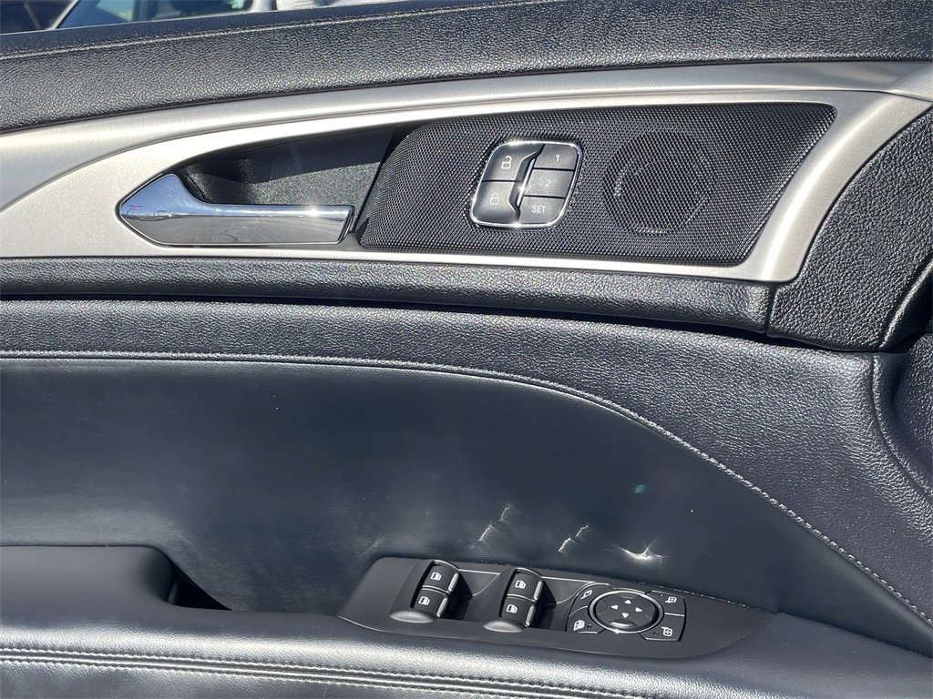 Used 2017 Lincoln MKZ Select w/ Select Plus Package image 19