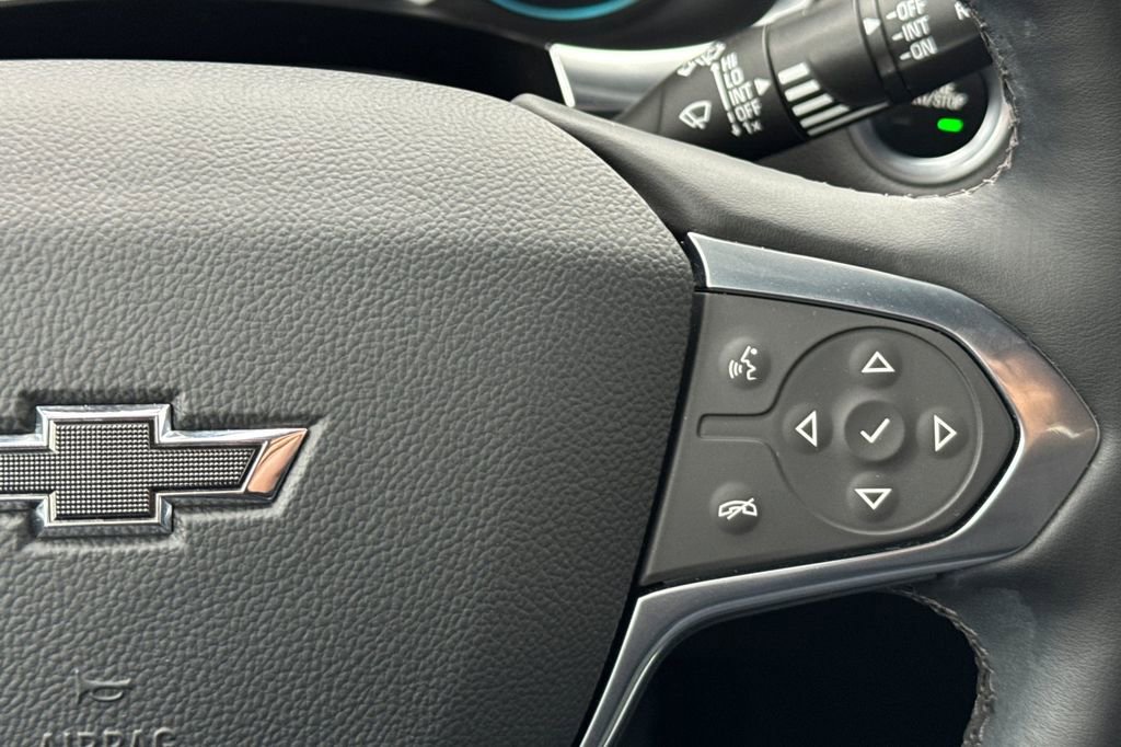 Used 2023 Chevrolet Traverse RS w/ LPO, Cargo Package FWD image 31