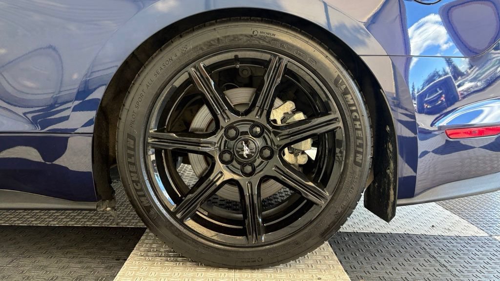 Used 2019 Ford Mustang GT w/ Black Accent Package RWD image 11