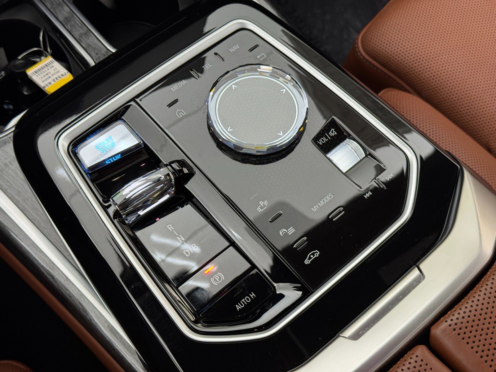 Used 2024 BMW i7 xDrive60 w/ Premium Package image 33