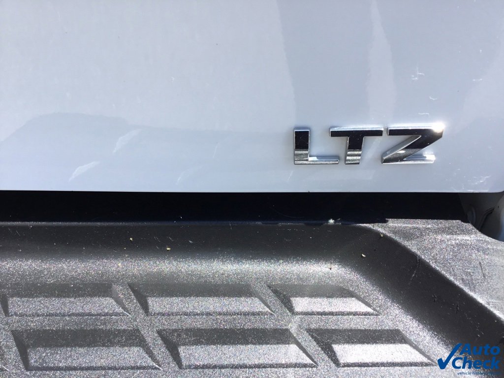 Used 2011 Chevrolet Silverado 3500 LTZ w/ Snow Plow Prep Package image 19