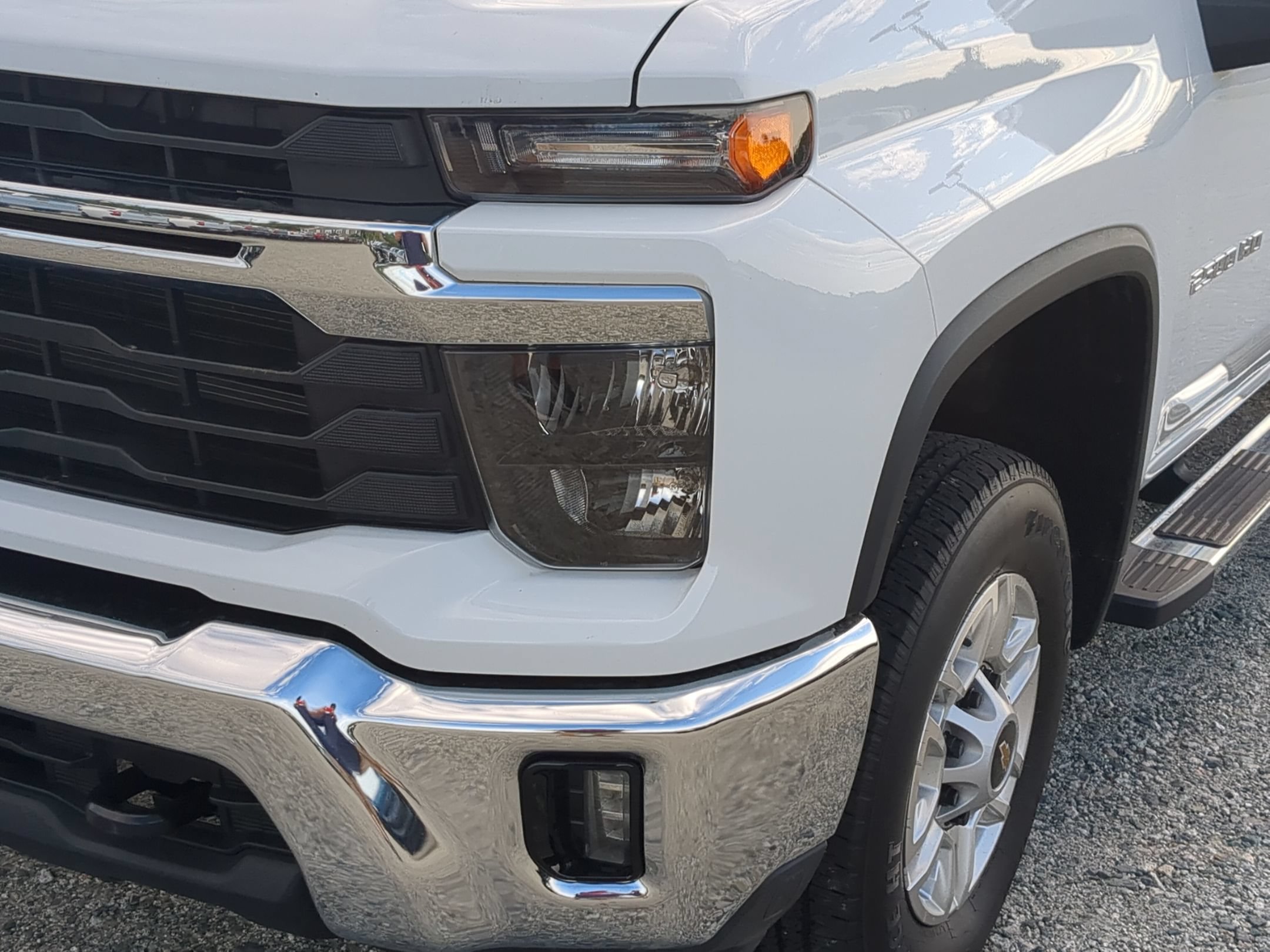 Used 2025 Chevrolet Silverado 2500 LT w/ Convenience Package AWD/4WD image 6