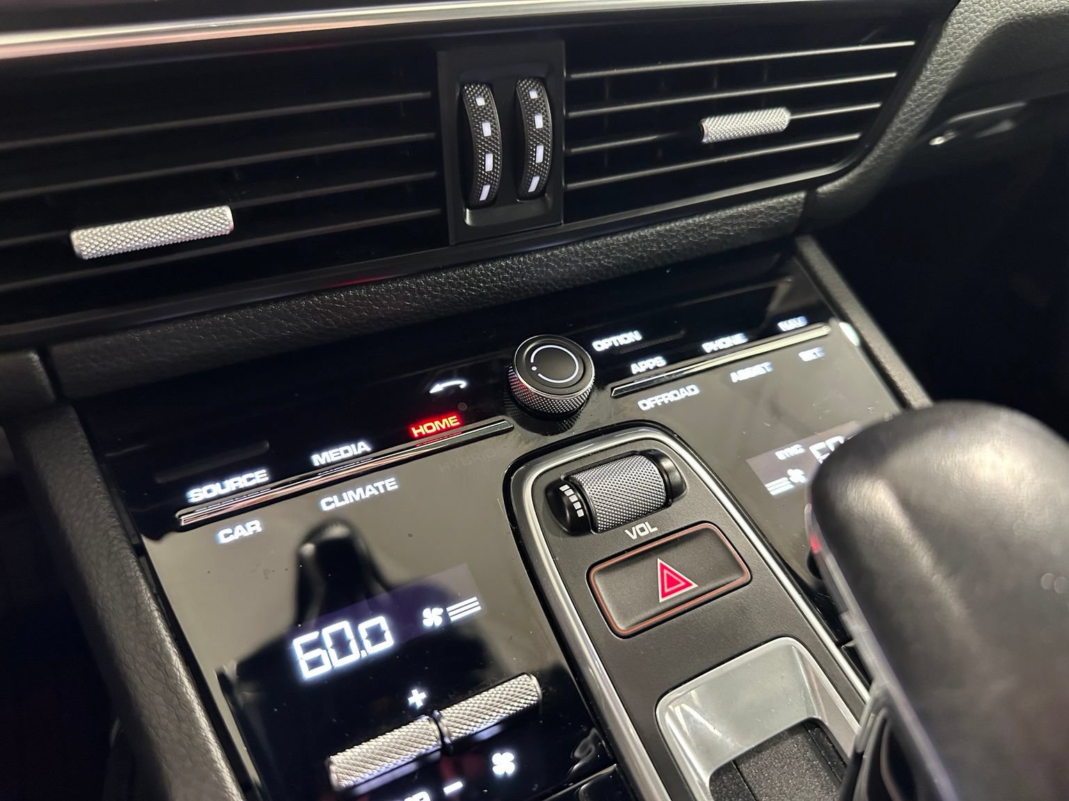 Used 2022 Porsche Cayenne Platinum Edition AWD/4WD image 28