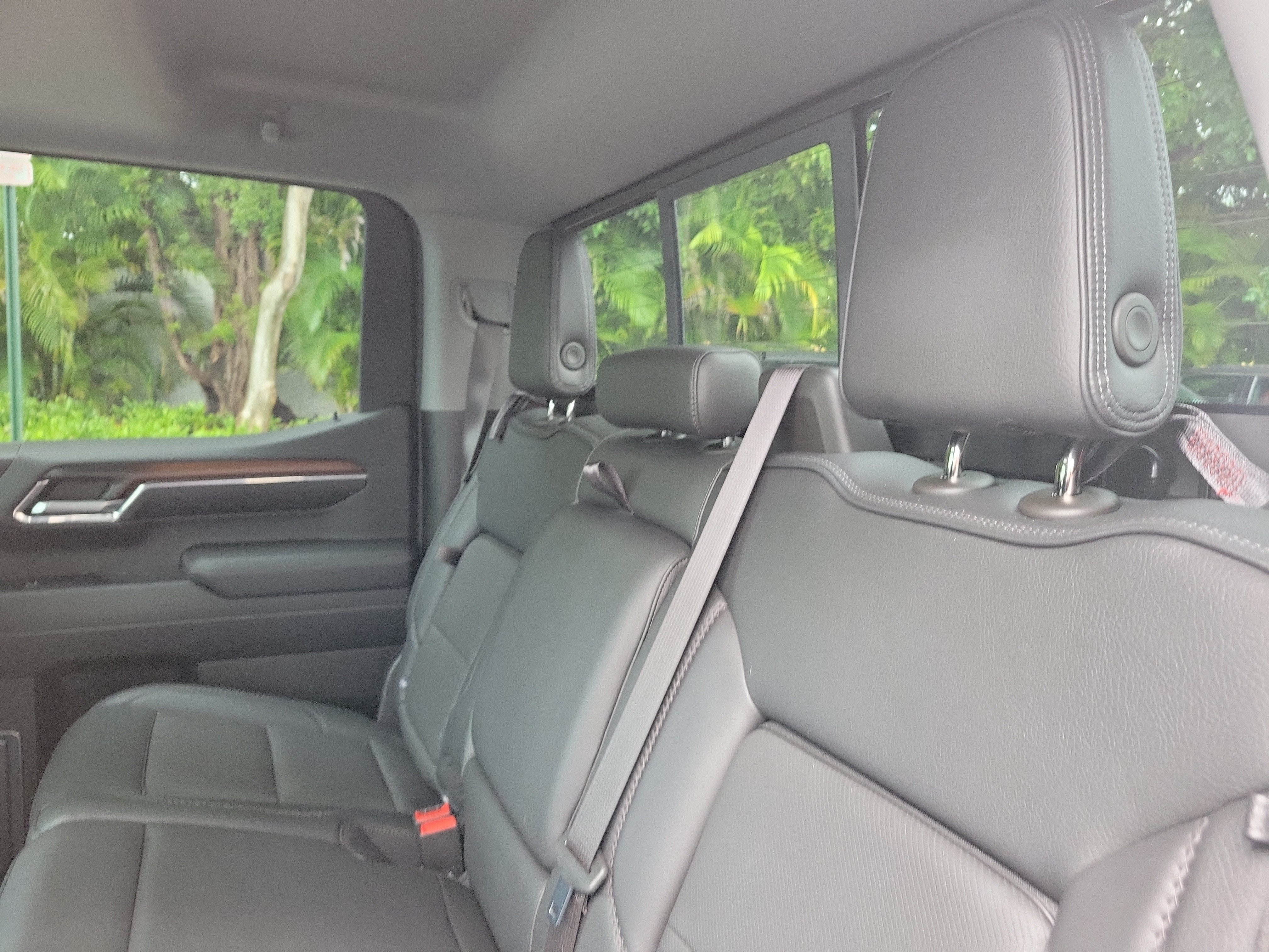 Used 2024 GMC Sierra 1500 Denali w/ Denali Reserve Package AWD/4WD image 11